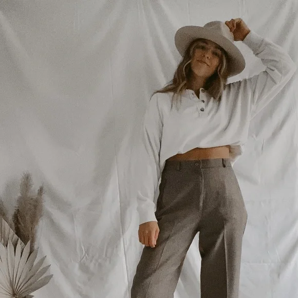 ~ SOLD on Instagram @moorehauscollections ~ American Eagle cozy cropped henley - Picture 2 of 6